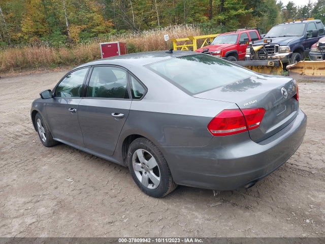 1VWAT7A33FC081853 Volkswagen Passat 1.8t Wolfsburg Ed