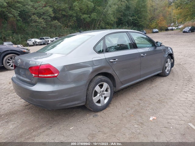 1VWAT7A33FC081853 Volkswagen Passat 1.8t Wolfsburg Ed