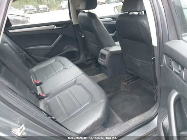 1VWAT7A33FC081853 Volkswagen Passat 1.8t Wolfsburg Ed