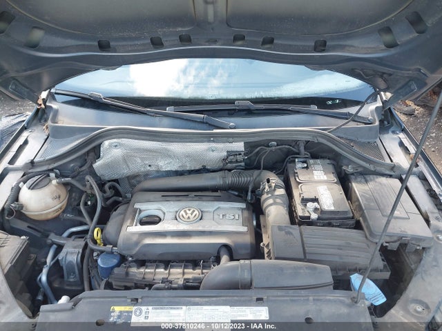 WVGAV3AX8EW011797 Volkswagen Tiguan R-line