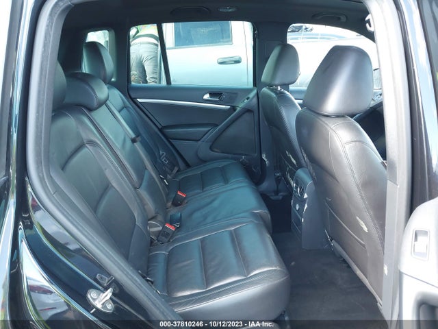 WVGAV3AX8EW011797 Volkswagen Tiguan R-line