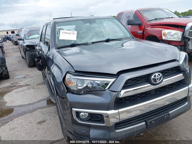 Toyota 4RUNNER SR5 2018 JTEBU5JR0J5507486 Image 1