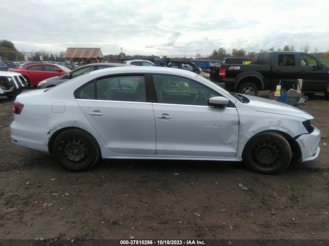 3VW2B7AJ5HM403223 Volkswagen Jetta 1.4t S