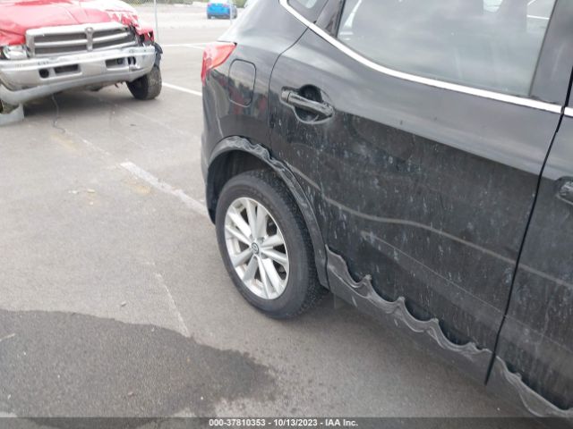 JN1BJ1CR6KW312798 Nissan Rogue Sport S
