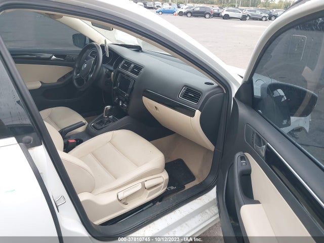 3VWL17AJ3GM388825 Volkswagen Jetta Sedan 1.8t Sel
