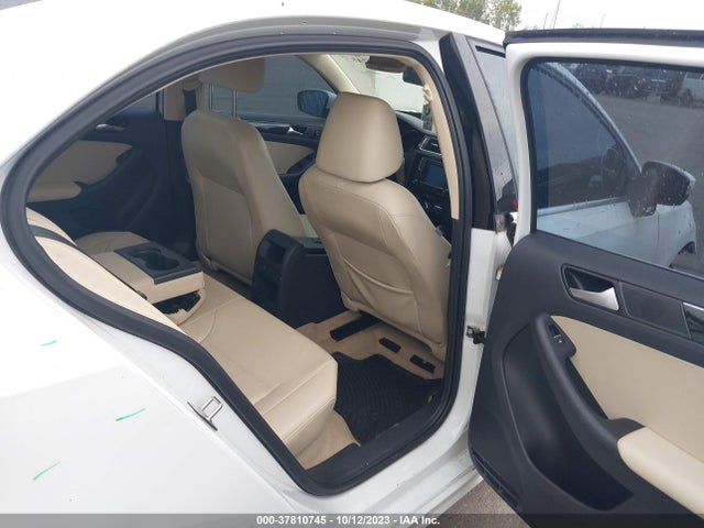 3VWL17AJ3GM388825 Volkswagen Jetta Sedan 1.8t Sel