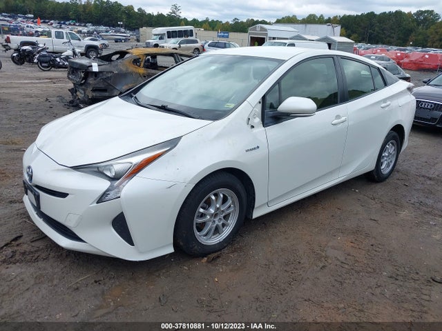Toyota Prius Two 2016 JTDKBRFU7G3010213 Image 2