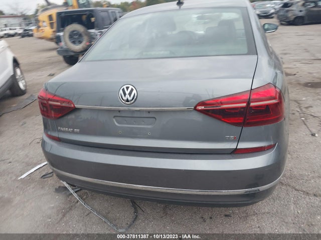 1VWBT7A35HC021189 Volkswagen Passat 1.8t Se