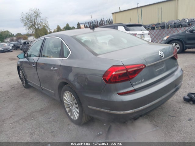 1VWBT7A35HC021189 Volkswagen Passat 1.8t Se
