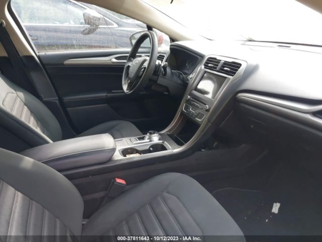 3FA6P0HD7JR267351 Ford FUSION SE