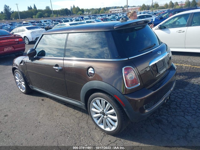 2010 MINI COOPER HARDTOP WMWMF7C53ATZ71328 Photo 2