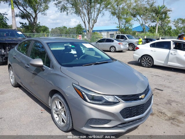 Chevrolet CRUZE LT 2017 1G1BE5SM7H7142896 Image 1