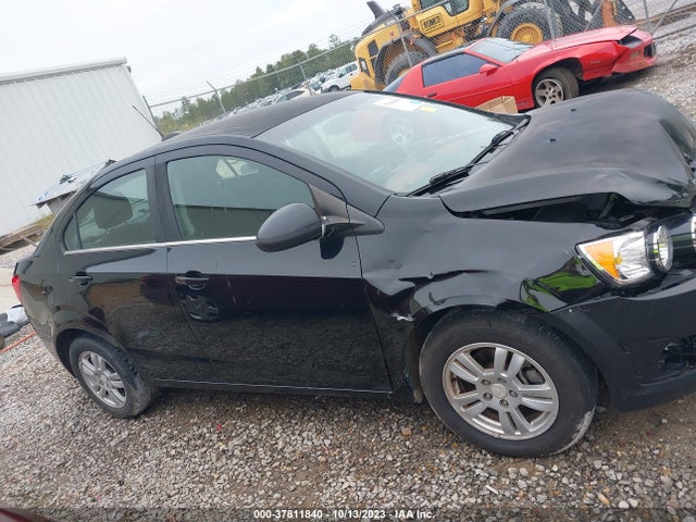 Chevrolet SONIC LT 2016 1G1JC5SH9G4116935 Image 13