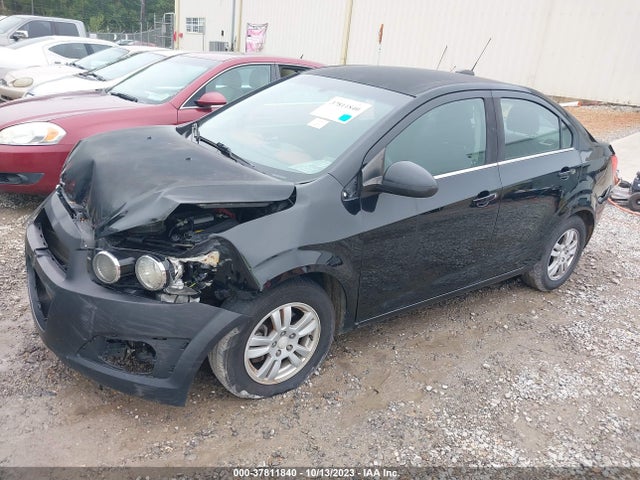 Chevrolet SONIC LT 2016 1G1JC5SH9G4116935 Image 2