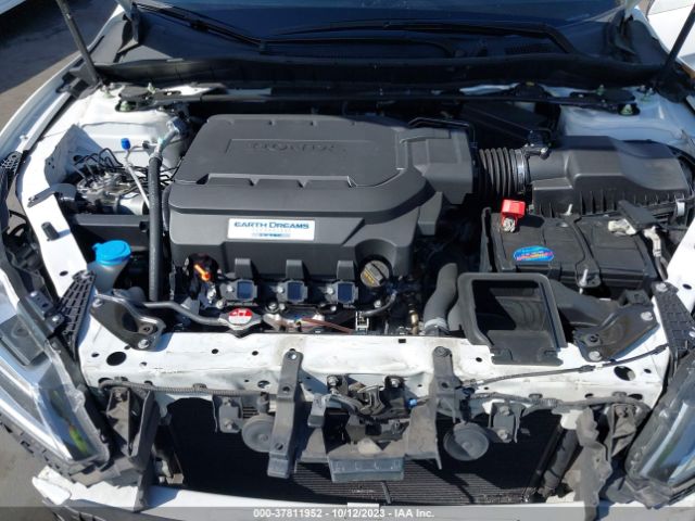 1HGCR3F92HA015066 Honda Accord Sedan Touring