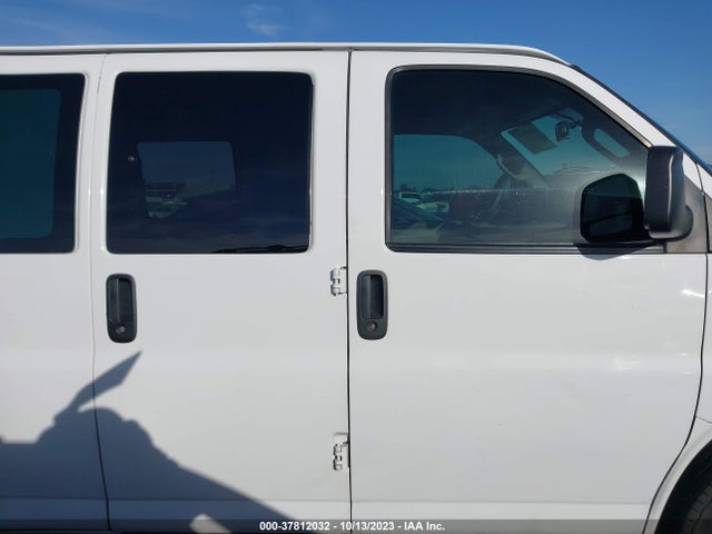 Chevrolet Express Passenger Lt 2018 1GAZGPFGXJ1270454 Image 13