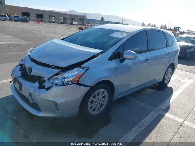 Toyota Prius V Two/three/five 2014 JTDZN3EU9E3329372 Image 2