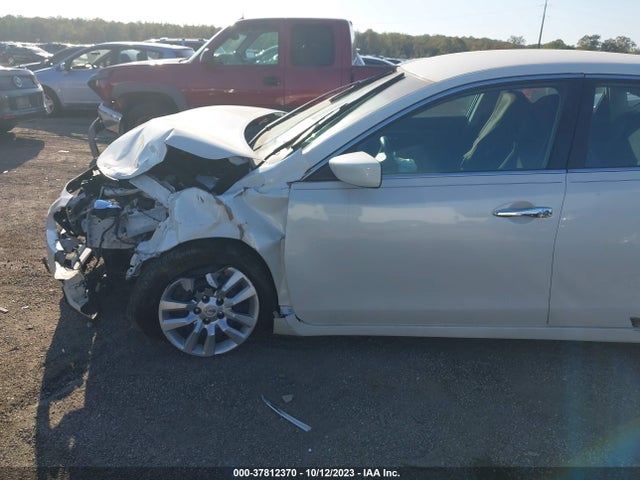 Nissan Altima 2.5 S 2015 1N4AL3AP3FC442132 Image 15