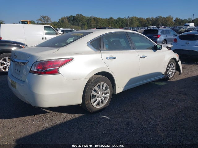Nissan Altima 2.5 S 2015 1N4AL3AP3FC442132 Image 4