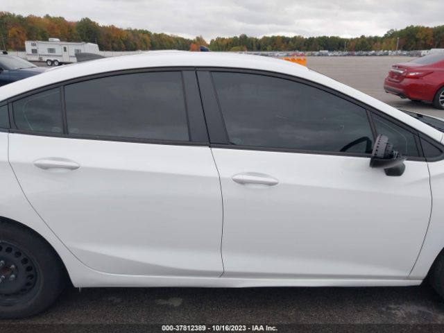 1G1BC5SMXH7209593 Chevrolet Cruze Ls Auto