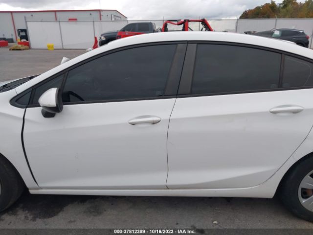 1G1BC5SMXH7209593 Chevrolet Cruze Ls Auto