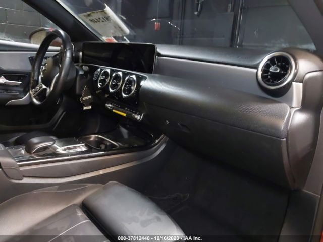 W1K3G4FB0LW045021 Mercedes-Benz A 220 4matic