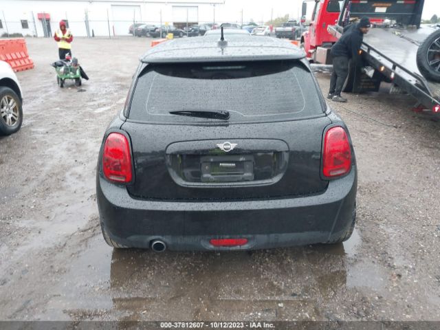 WMWXP5C58K2H97555 Mini Hardtop 2 Door Cooper