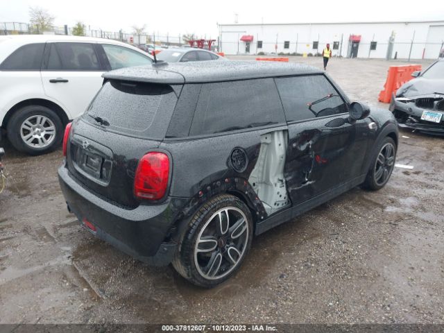 WMWXP5C58K2H97555 Mini Hardtop 2 Door Cooper