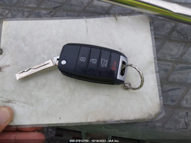 KNDPB3ACXE7665652 KIA Sportage Lx