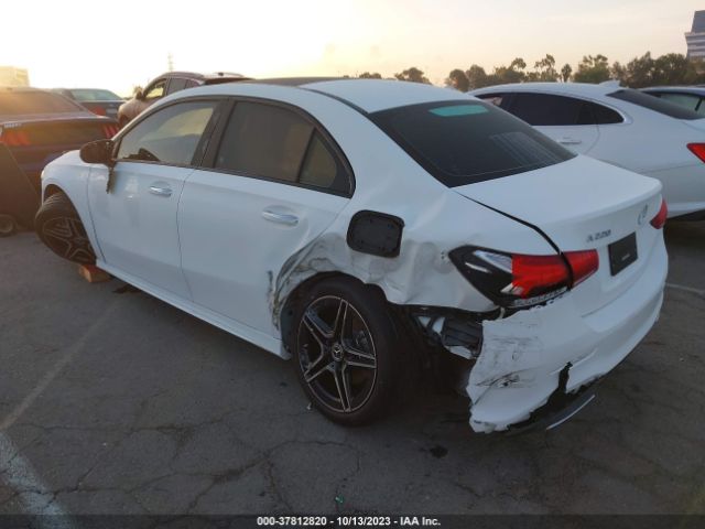 W1K3G4EB5LJ229238 Mercedes-Benz A-class A 220