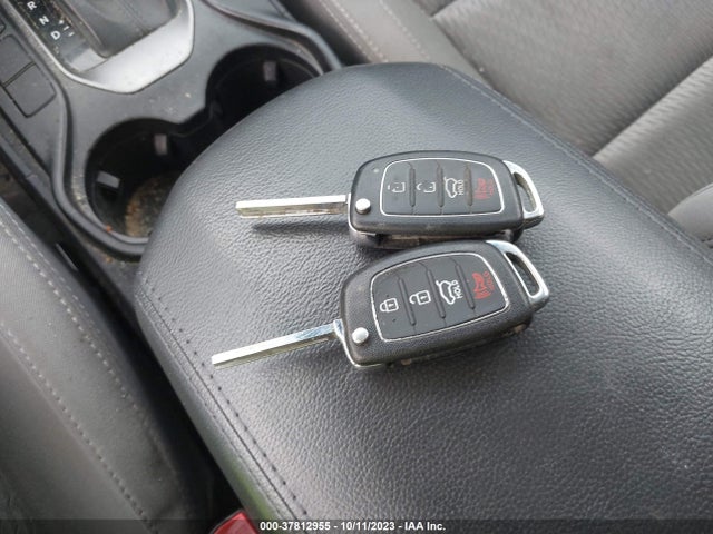 2013 HYUNDAI SANTA FE GLS VIN: KM8SMDHF7DU015425