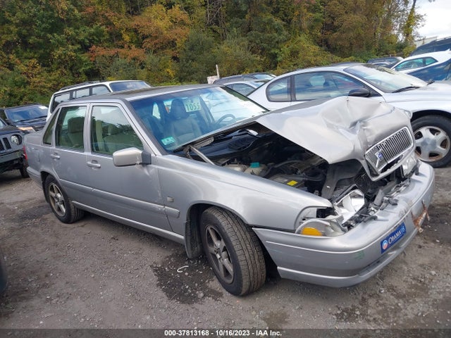 1999 VOLVO S70 VIN: YV1LT56D3X2590599