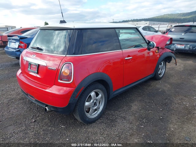 2010 MINI COOPER WMWMF3C53ATU77348 Photo 3