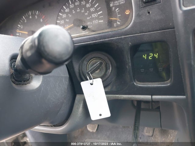 2000 TOYOTA TACOMA VIN: 4TAWM72N4YZ677412