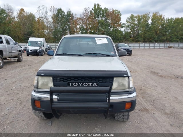 2000 TOYOTA TACOMA VIN: 4TAWM72N4YZ677412