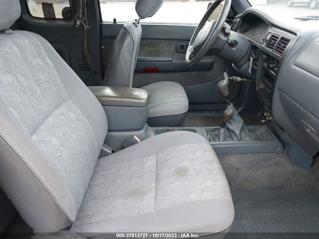 2000 TOYOTA TACOMA VIN: 4TAWM72N4YZ677412