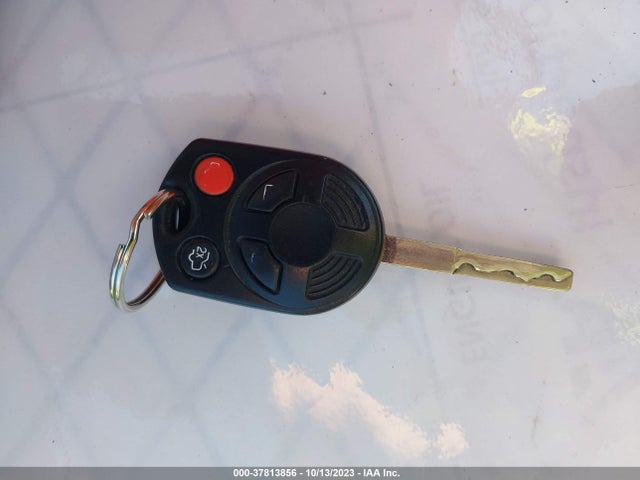 2015 FORD FOCUS SE VIN: 1FADP3K21FL301015