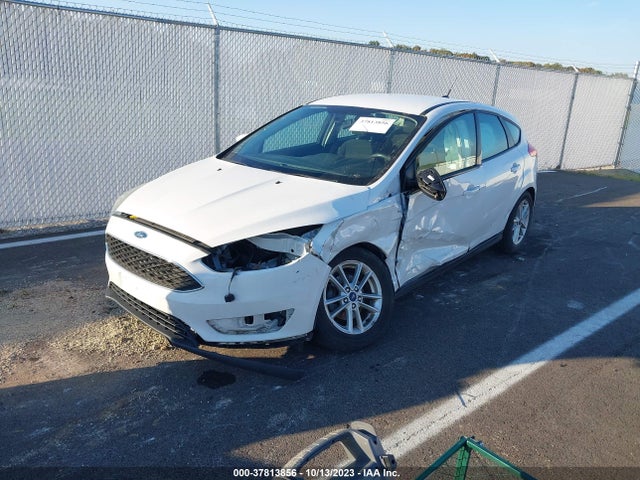 2015 FORD FOCUS SE VIN: 1FADP3K21FL301015