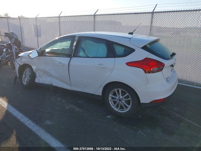2015 FORD FOCUS SE VIN: 1FADP3K21FL301015