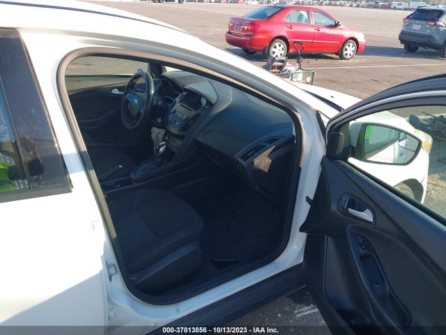 2015 FORD FOCUS SE VIN: 1FADP3K21FL301015