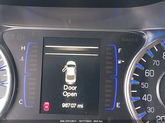 Chrysler 200 Limited 2015 1C3CCCAB3FN648342 Image 7