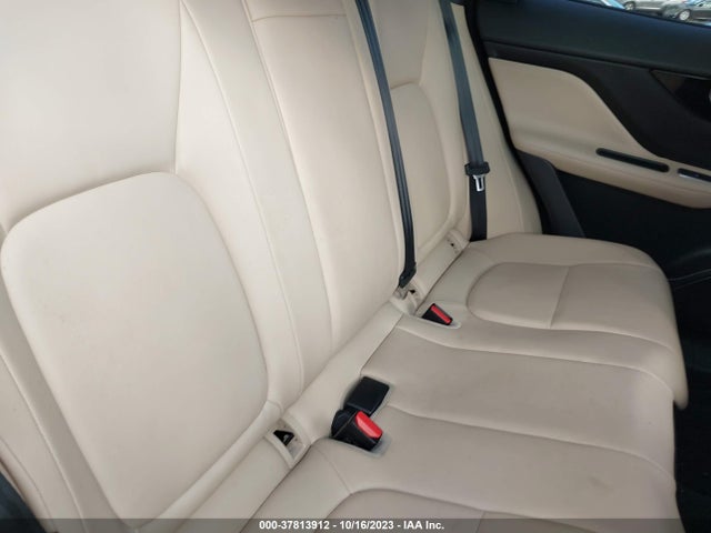 2018 JAGUAR F-PACE SADCJ2FX3JA268387 Photo 7