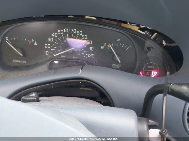 1998 BUICK CENTURY CUSTOM VIN: 2G4WS52M2W1572892