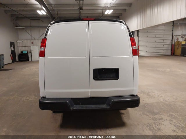 Chevrolet EXPRESS CARGO VAN 2018 1GCWGAFP2J1343971 Image 16