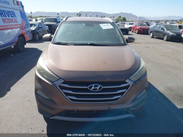 KM8J33A28HU495898 Hyundai Tucson Sport