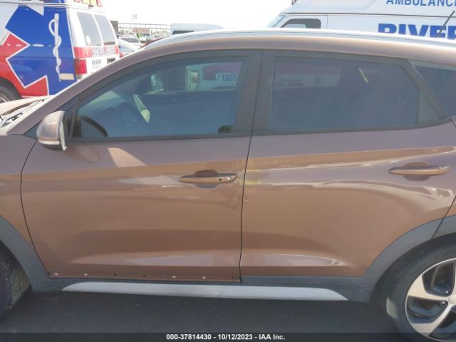 KM8J33A28HU495898 Hyundai Tucson Sport
