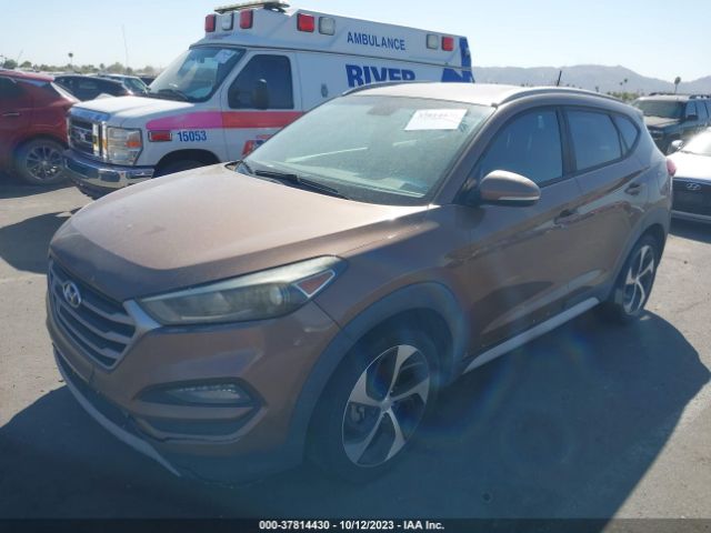 KM8J33A28HU495898 Hyundai Tucson Sport