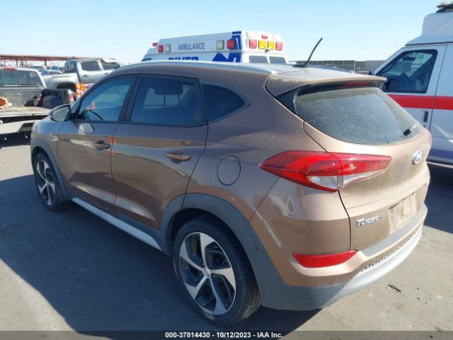KM8J33A28HU495898 Hyundai Tucson Sport