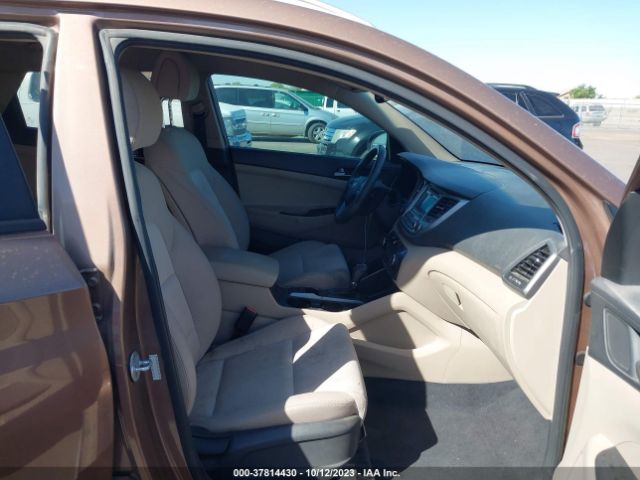 KM8J33A28HU495898 Hyundai Tucson Sport