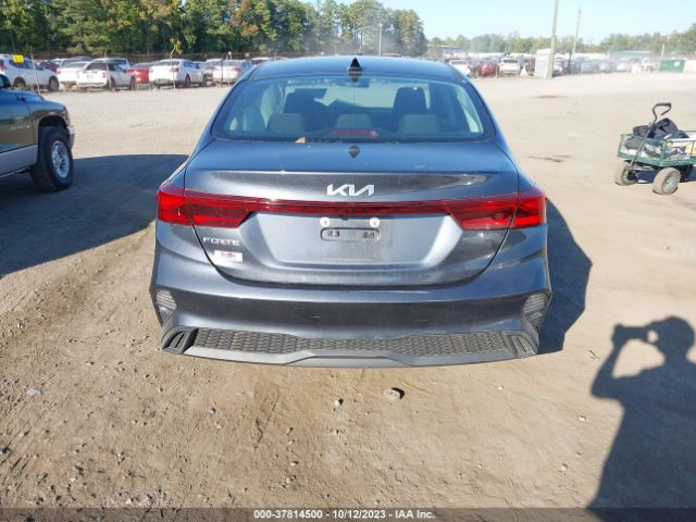 3KPF24AD6PE555646 KIA Forte Lxs